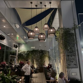 Delta One Lounge - Patio area - Airport Lounges Near Me - Los Angeles, California Delta One Lounge - Patio area - Airport Lounges Near Me - Los Angeles, California