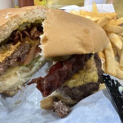 9er's Grill - Tex-Mex Burger and fries