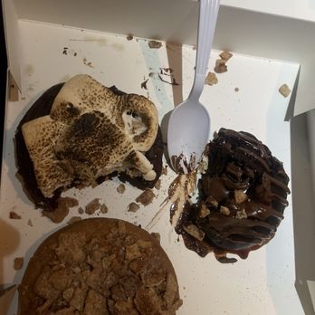 Midnight Cookies and Cream - NUTELLA STUFFED S'MORES CINNAMON TOAST - Desserts Near Me - Miami, Florida Midnight Cookies and Cream - NUTELLA STUFFED S'MORES CINNAMON TOAST - Desserts Near Me - Miami, Florida