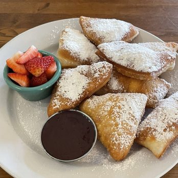 Cafe Jolie - Beignets half portion - Breakfast & Brunch Near Me - Alameda, California