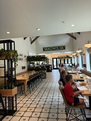 Magnolia Table by null