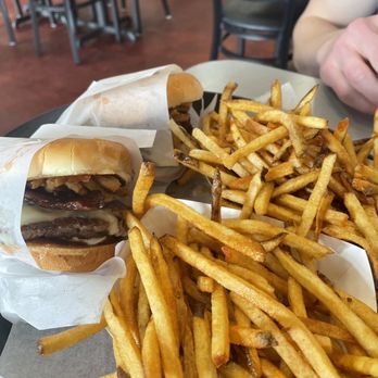 Tonyburgers - Centerville - Smoove Garlic & Large Fry - Burgers Near Me - Centerville, Utah