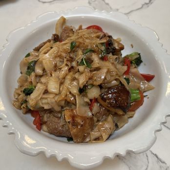 Osha Thai Napa - Beef Pad Kee Mao - Thai Near Me - Napa, California Osha Thai Napa - Beef Pad Kee Mao - Thai Near Me - Napa, California