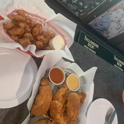 J&B's Sports Bar & Blue Ribbon Taproom - Chicken tenders / cheese curds