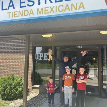 La Estrella - Mexican Near Me - Lawrence, Kansas