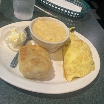 Metro Diner - Veggie Omelet and Cheesiest Grits - Breakfast & Brunch Near Me - Columbus, Georgia