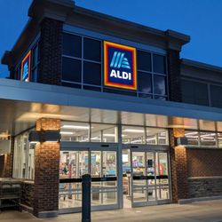 ALDI - entrance // ALDI * Dacula, GA