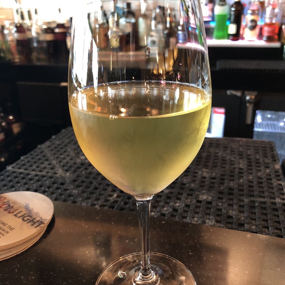 LU LU Craft Bar + Kitchen - Chardonnay - Bars Near Me - Richland, Washington LU LU Craft Bar + Kitchen - Chardonnay - Bars Near Me - Richland, Washington