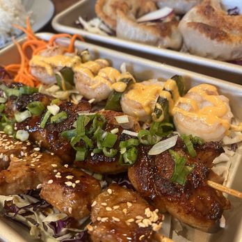 Hawkers Alley - Shrimp, chicken, and beef - American Near Me - Cincinnati, Ohio