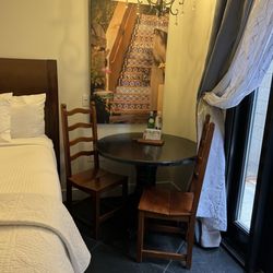 Bespoke Inn Scottsdale - Bedside table
