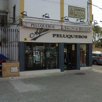 1. Alfonso Peluqueros