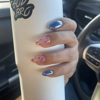 Colors & Nails - Dried flowers and chrome - Nail Salons Near Me - Sacramento, California