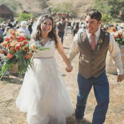 Atomic Blooms - Beautiful terracotta flowers for this happy couple
