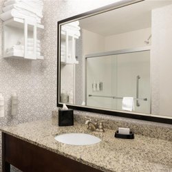 Guest room bath