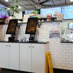 Hangry Joe's Hot Chicken - Rockville - Inside