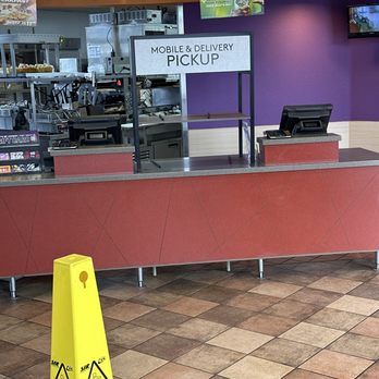 Taco Bell - Registers are closed - Fast Food Near Me - Beaumont, California
