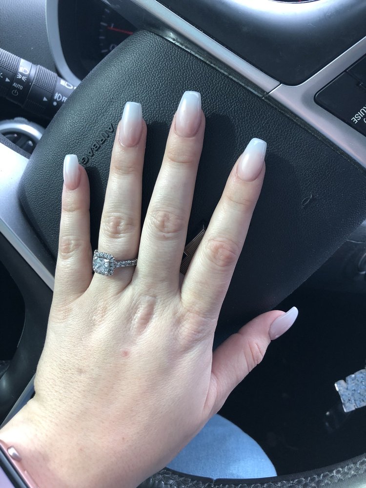 Hannah Nails & Spa Logo