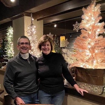 Rosewood Grill - Holiday Decor - New American Near Me - Hudson, Ohio