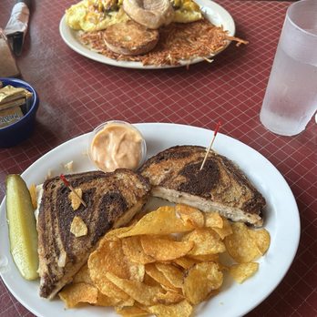 The Robin's Nest - The Rachel and omelette with hash browns - Breakfast & Brunch Near Me - Hayward, Wisconsin The Robin's Nest - The Rachel and omelette with hash browns - Breakfast & Brunch Near Me - Hayward, Wisconsin