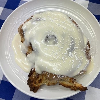 Clara B's Kitchen Table - Texas cinnamon roll - Food Trucks Near Me - Belleville, Illinois