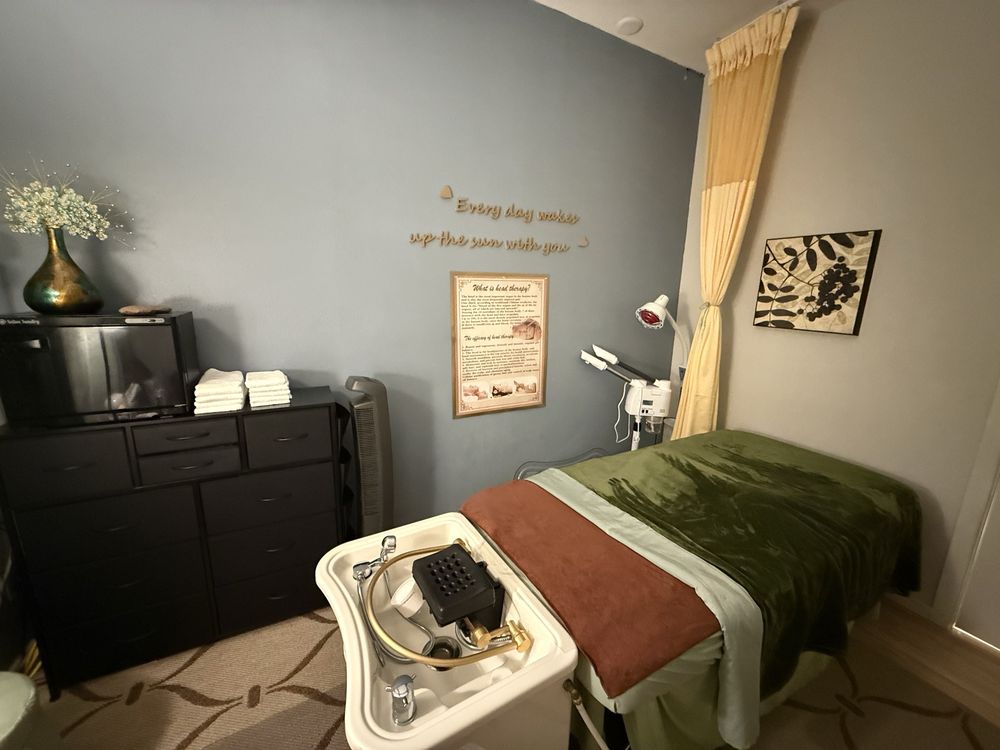 Lake Chelan Head Spa and Massage Logo