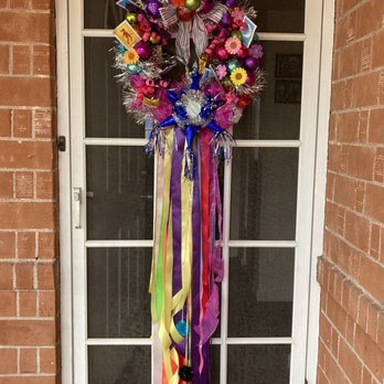 Ezequiel Floral Couture - Christmas wreath. - Floral Designers Near Me