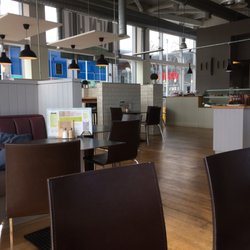Linen Hill Kitchen & Deli - Seating area