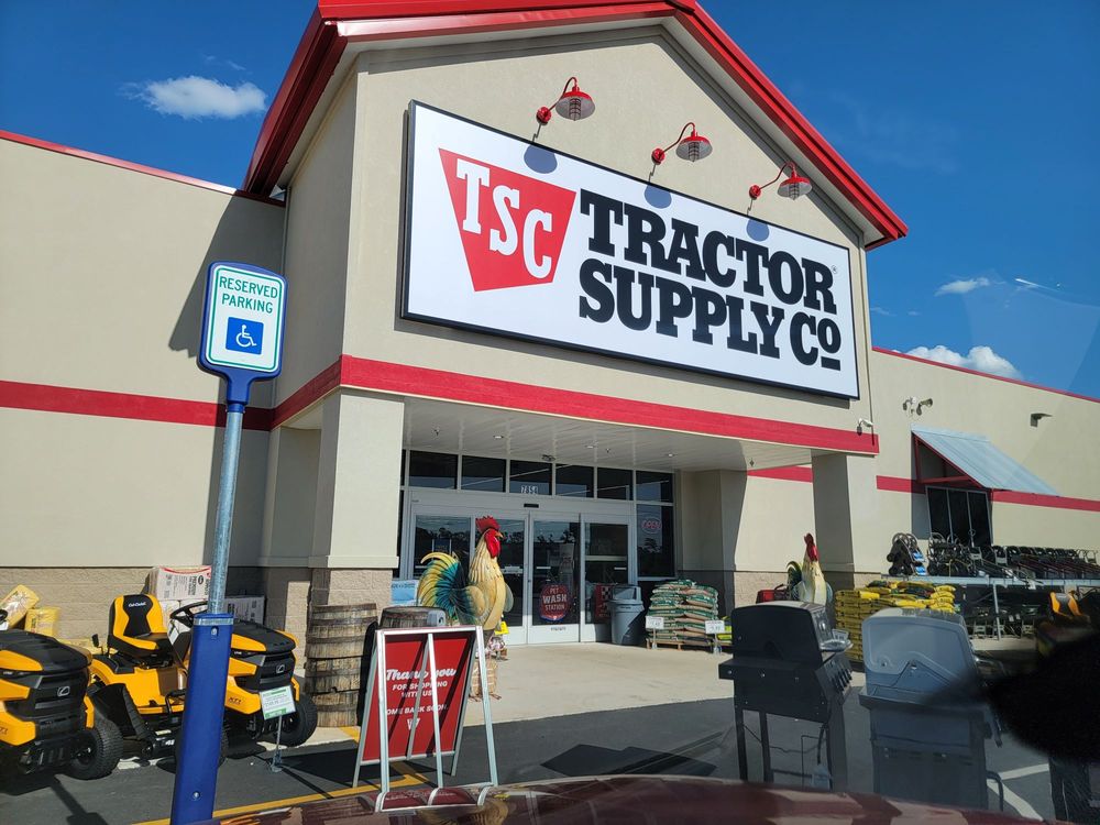 Tractor Supply Image
