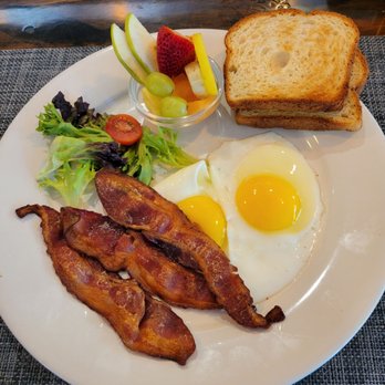 Sunnyside Cafe - 2 eggs and bacon plate - Breakfast & Brunch Near Me - Sarasota, Florida Sunnyside Cafe - 2 eggs and bacon plate - Breakfast & Brunch Near Me - Sarasota, Florida