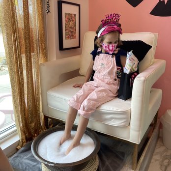VINYL Beauty Bar - How cute is she! - Hair Salons Near Me - Austin, Texas VINYL Beauty Bar - How cute is she! - Hair Salons Near Me - Austin, Texas
