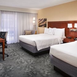 Courtyard by Marriott Chicago Deerfield