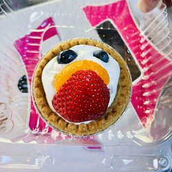 Olive Bakery - Mini whipped cream fruit tarts
