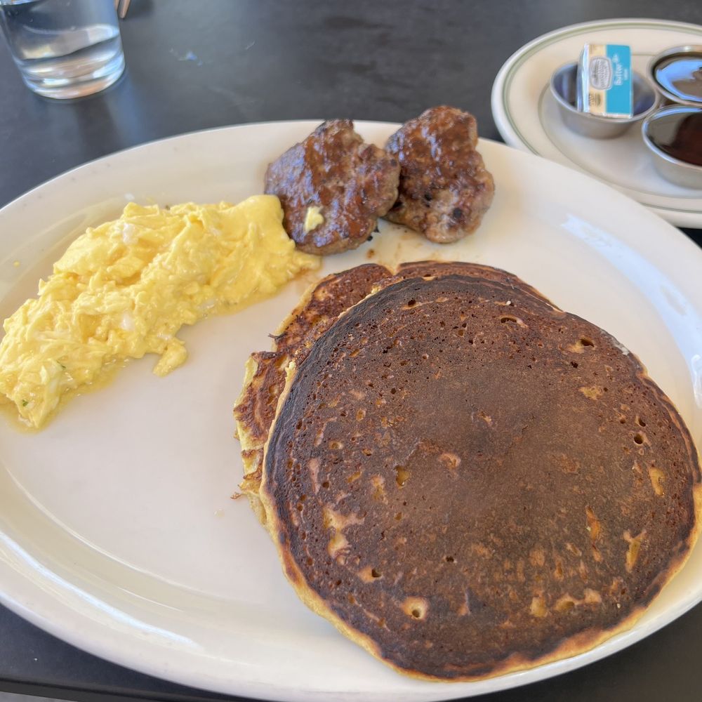 Oceanview Diner - Tasty Pumpkin Pancakes, eggs and sausage - Sandwiches Near Me - Berkeley, California