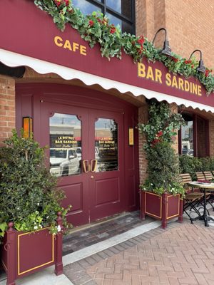 Bar Sardine by null