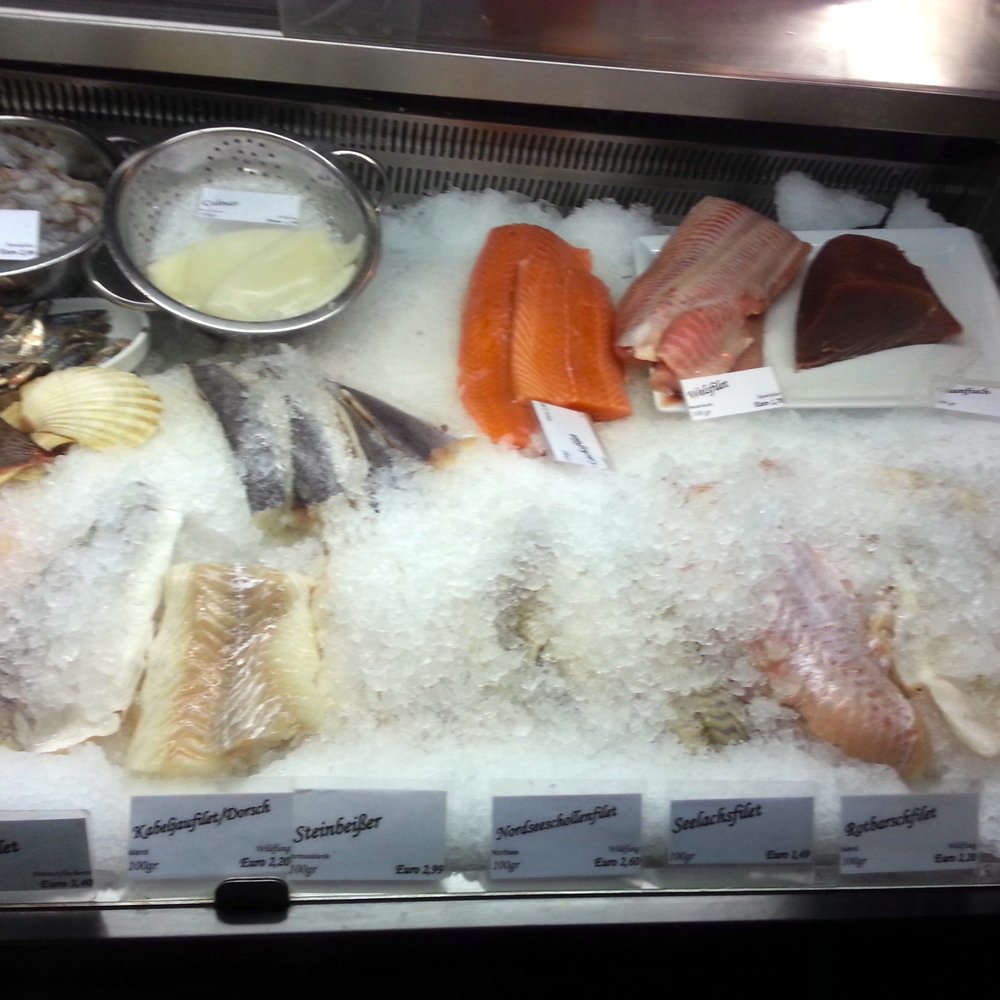 Fresh fish case Fresh fish case
