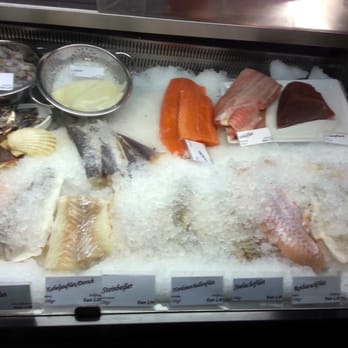 Der Fischladen - Fresh fish case - Seafood Near Me - Berlin, BE
