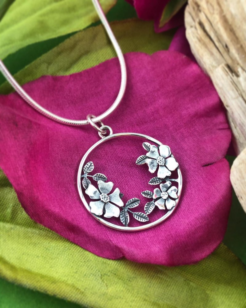 GREEN RIVER SILVER Updated October 2024 22 Photos 83 Brown St