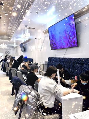 Nails Spa & Beyond by null