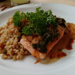 Café del Museo - Salmón con mote.