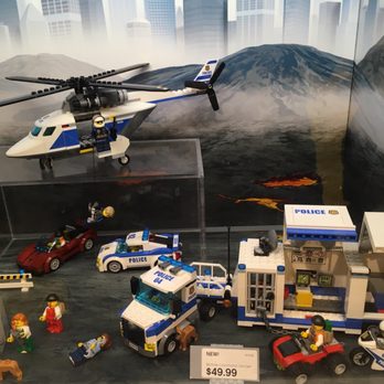 The LEGO Store - Toy Stores Near Me - Milwaukee, Wisconsin