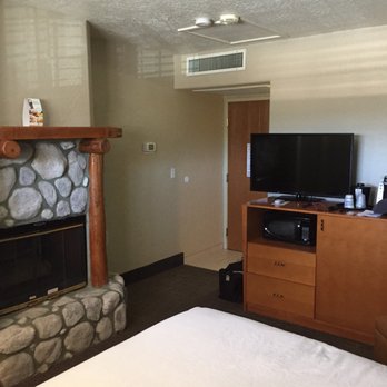 Holiday Inn The Lodge at Big Bear Lake - Big Bear, CA