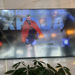 Loud wrestling on TV