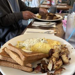 Blue Moon Grill - Cheese omelette Swiss