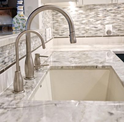 Starfish Plumbing Service Logo