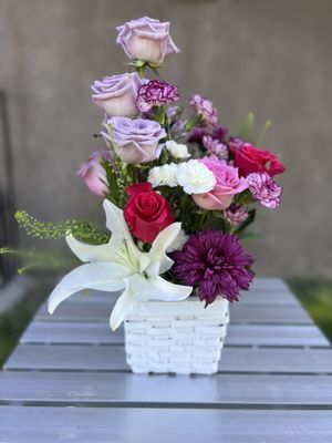 Yeli Flowers & Gifts LLC