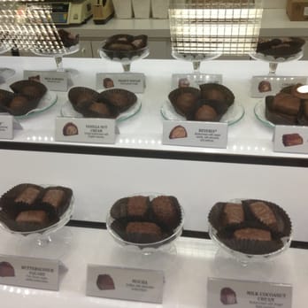 See's Candies - Candy Stores Near Me - Honolulu, Hawaii See's Candies - Candy Stores Near Me - Honolulu, Hawaii