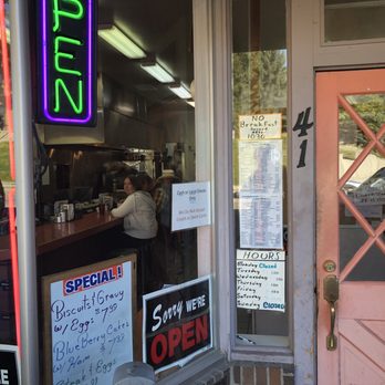 Tom's Main Street Diner - open sign - Breakfast & Brunch Near Me - Buffalo, Wyoming Tom's Main Street Diner - open sign - Breakfast & Brunch Near Me - Buffalo, Wyoming