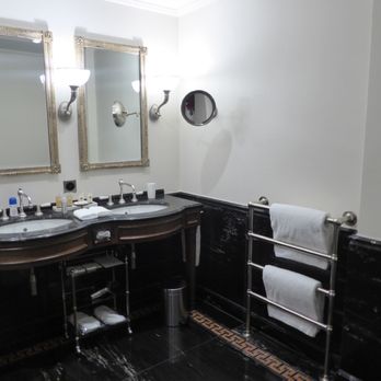 Grand Hotel Les Trois Rois - Sinks with top of the line toiletries - Hotels Near Me - Basel, BS