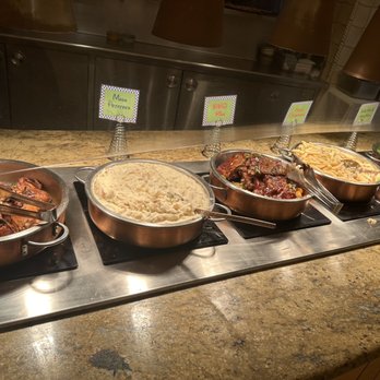 Goofy's Kitchen - American Near Me - Anaheim, California