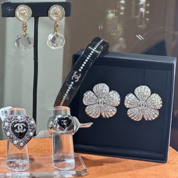 Great Labels - Chanel jewels - Used, Vintage & Consignment Near Me - Santa Monica, California Great Labels - Chanel jewels - Used, Vintage & Consignment Near Me - Santa Monica, California